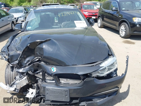 2018 BMW 3 Series 320i xDrive with VIN WBA8A3C5XJA505576, listed as a IAAI auction lot 42248730 with Not provided miles and . Bid and sale history available at DreamBid. Image 12.