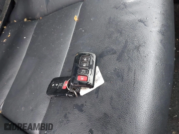 2018 Toyota RAV4 SE с VIN JTMJFREV7JJ748669, выставлен на аукционе IAAI как лот 42201518 с пробегом 111 570 миль миль и . История ставок и продаж доступна на DreamBid. Изображение 11.