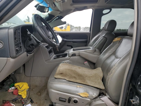 2003 Chevrolet Tahoe Z71 with VIN 1GNEK13T03R124255, listed as a Copart auction lot 42002945 with 205,965 mi miles and Salvage Title. Bid and sale history available at carsss.com. Image 7.