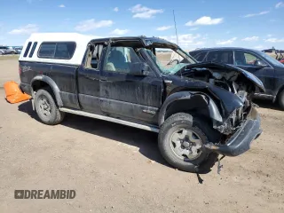2002 Chevrolet S-10 LS with VIN 1GCCT19W428192836, listed as a Copart auction lot 52183955 with 119,300 mi miles and Salvage Title. Bid and sale history available at carsss.com. Image 4.