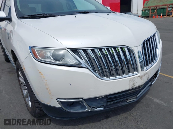2012 Lincoln MKX z VIN 2LMDJ8JKXCBL01858, wystawiony jako IAAI lot #42221692 z przebiegiem 89 470 mil mil oraz . Historia ofert i sprzedaży dostępna na DreamBid. Obrazek 18.