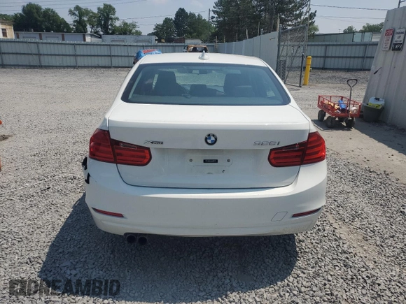2014 BMW 3 Series 328i xDrive z VIN WBA3B5C50EP539273, wystawiony jako Copart lot #64083275 z przebiegiem Nie podano mil oraz Szkoda całkowita • Salvage title. Historia ofert i sprzedaży dostępna na DreamBid. Obrazek 6.
