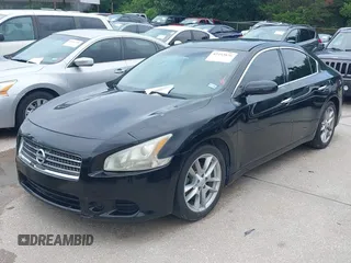 2010 Nissan Maxima SV z VIN 1N4AA5AP2AC855086, wystawiony jako IAAI lot #42493876 z przebiegiem 189 260 mil mil oraz . Historia ofert i sprzedaży dostępna na DreamBid. Obrazek 2.
