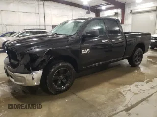 2018 Ram 1500 Big Horn z VIN 1C6RR7GG9JS307284, wystawiony jako Copart lot #52587435 z przebiegiem 104 823 mil mil oraz Szkoda całkowita • Salvage title. Historia ofert i sprzedaży dostępna na DreamBid. Obrazek 1.
