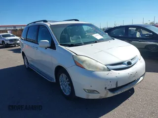 2007 Toyota Sienna XLE z VIN 5TDBK22C57S001349, wystawiony jako IAAI lot #40442984 z przebiegiem 220 106 mil mil oraz . Historia ofert i sprzedaży dostępna na DreamBid. Obrazek 1.