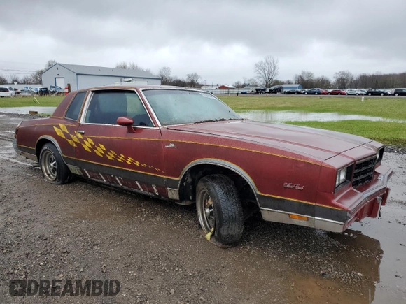 1981 Chevrolet Monte Carlo z VIN 1G1AZ37K7BB423127, wystawiony jako Copart lot #51288275 z przebiegiem 86 962 mil mil oraz Tytuł czysty. Historia ofert i sprzedaży dostępna na DreamBid. Obrazek 4.