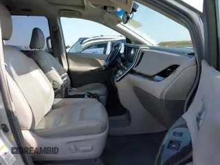 2017 Toyota Sienna XLE Auto Access Seat with VIN 5TDYZ3DC5HS831596, listed as a IAAI auction lot 42146953 with 181,807 mi miles. Bid and sale history available at carsss.com. Image 5.