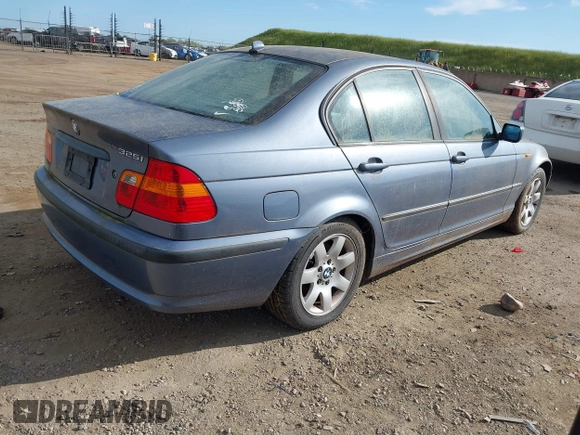 2004 BMW 3 Series 325i with VIN WBAAZ33434KP83350, listed as a IAAI auction lot 41993657 with 123,867 mi miles. Bid and sale history available at carsss.com. Image 4.