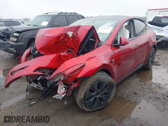 2024 Tesla Model Y z VIN 7SAYGDED9RA304010, wystawiony jako IAAI lot #42366995 z przebiegiem Nie podano mil oraz . Historia ofert i sprzedaży dostępna na DreamBid. Obrazek 2.