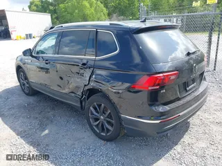 2024 Volkswagen Tiguan SE with VIN 3VV3B7AX7RM029891, listed as a IAAI auction lot 42087357 with 43,636 mi miles. Bid and sale history available at carsss.com. Image 3.