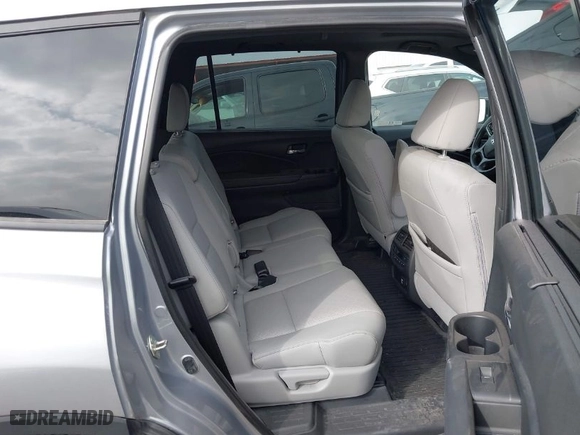 2019 Honda Passport Elite with VIN 5FNYF8H08KB018545, listed as a IAAI auction lot 41923505 with 31,249 mi miles. Bid and sale history available at carsss.com. Image 8.