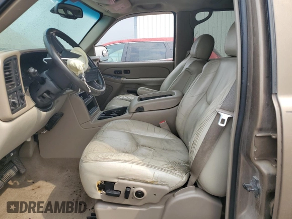 2004 Chevrolet Suburban LT with VIN 1GNFK16Z14J123135, listed as a Copart auction lot 70908164 with 253,555 mi miles and Salvage Title. Bid and sale history available at carsss.com. Image 7.