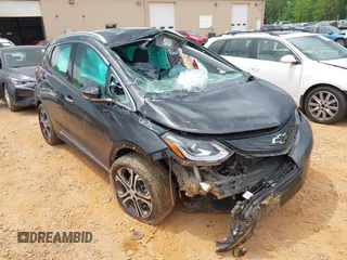 2020 Chevrolet Bolt EV Premier z VIN 1G1FZ6S08L4119923, wystawiony jako IAAI lot #42016086 z przebiegiem Nie podano mil oraz . Historia ofert i sprzedaży dostępna na DreamBid. Obrazek 1.