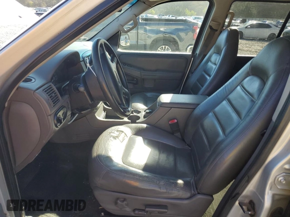 2002 Ford Explorer XLT with VIN 1FMDU73W82UB06413, listed as a Copart auction lot 46323395 with 316,258 mi miles and Salvage title. Bid and sale history available at DreamBid. Image 7.