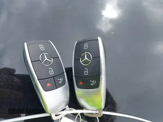 2020 Mercedes-Benz GLB 250 z VIN W1N4M4GB7LW051185, wystawiony jako IAAI lot #41927664 z przebiegiem 48 494 mil mil oraz . Historia ofert i sprzedaży dostępna na DreamBid. Obrazek 11.
