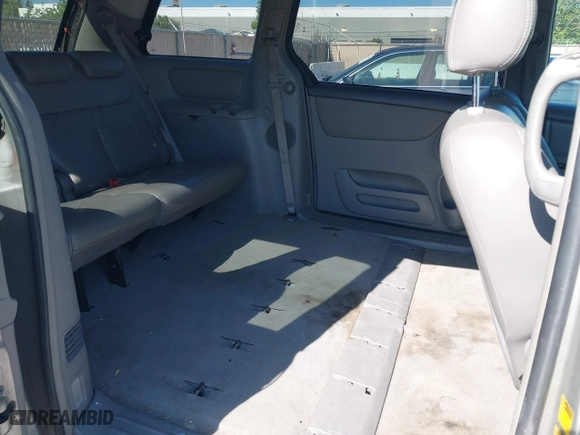 2004 Toyota Sienna CE with VIN 5TDZA23CX4S210033, listed as a IAAI auction lot 42086059 with 271,521 mi miles. Bid and sale history available at carsss.com. Image 8.