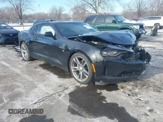 2021 Chevrolet Camaro 1LT z VIN 1G1FB1RS0M0139221, wystawiony jako IAAI lot #41402149 z przebiegiem 34 832 mil mil oraz . Historia ofert i sprzedaży dostępna na DreamBid. Obrazek 1.