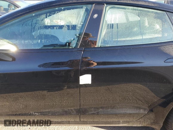2022 Tesla Model S Plaid z VIN 5YJSA1E64NF461218, wystawiony jako Copart lot #74178794 z przebiegiem Nie podano mil oraz Szkoda całkowita • Salvage title. Historia ofert i sprzedaży dostępna na DreamBid. Obrazek 12.