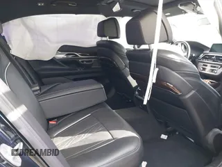 2021 BMW 7 Series 740i z VIN WBA7T2C03MCF58569, wystawiony jako IAAI lot #41662350 z przebiegiem 41 303 mil mil oraz . Historia ofert i sprzedaży dostępna na DreamBid. Obrazek 8.