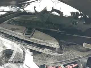 2018 BMW 5 Series M550i xDrive с VIN WBAJB9C53JB286746, выставлен на аукционе IAAI как лот 42303002 с пробегом 81 039 миль миль и . История ставок и продаж доступна на DreamBid. Изображение 21.