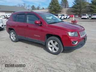 2015 Jeep Compass Latitude with VIN 1C4NJDEB5FD304236, listed as a IAAI auction lot 41747561 with 192,989 mi miles. Bid and sale history available at carsss.com. Image 1.