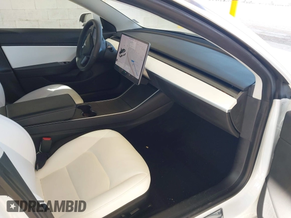 2020 Tesla Model 3 Performance z VIN 5YJ3E1EC2LF624900, wystawiony jako IAAI lot #42127589 z przebiegiem 36 758 mil mil oraz . Historia ofert i sprzedaży dostępna na DreamBid. Obrazek 5.