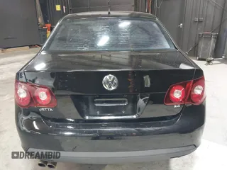 2010 Volkswagen Jetta SE z VIN 3VWRZ7AJ3AM157188, wystawiony jako IAAI lot #41816829 z przebiegiem 188 180 mil mil oraz . Historia ofert i sprzedaży dostępna na DreamBid. Obrazek 16.