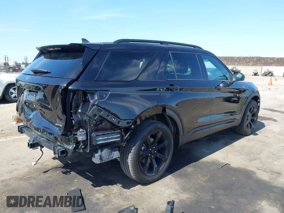 2023 Ford Explorer ST-Line z VIN 1FMSK8KH7PGC03436, wystawiony jako IAAI lot #42359119 z przebiegiem 5 261 mil mil oraz . Historia ofert i sprzedaży dostępna na DreamBid. Obrazek 4.