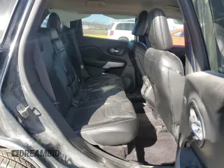 2018 Jeep Cherokee Latitude Plus with VIN 1C4PJLLX0JD584108, listed as a Copart auction lot 47093205 with 62,208 mi miles and Salvage Title. Bid and sale history available at carsss.com. Image 12.
