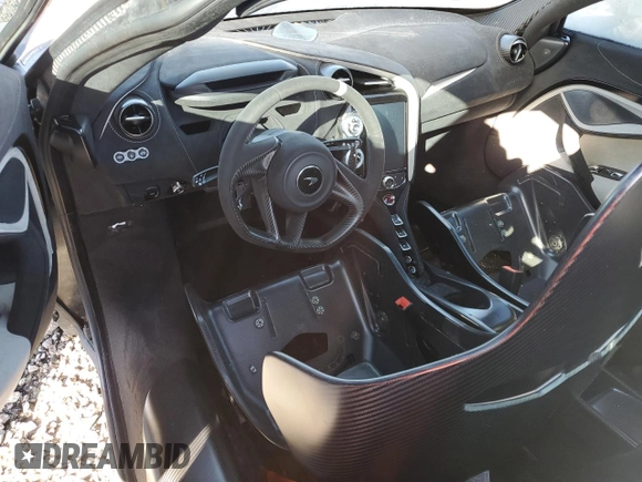 2021 McLaren 765LT z VIN SBM14RCAXMW765454, wystawiony jako Copart lot #75086054 z przebiegiem Nie podano mil oraz Nie do naprawy. Historia ofert i sprzedaży dostępna na DreamBid. Obrazek 8.