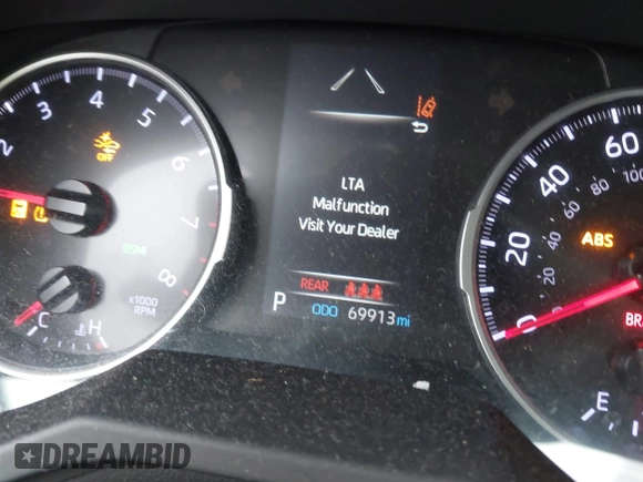 2019 Toyota RAV4 XLE with VIN JTMW1RFV8KD006767, listed as a IAAI auction lot 41126402 with 69,913 mi miles. Bid and sale history available at carsss.com. Image 15.