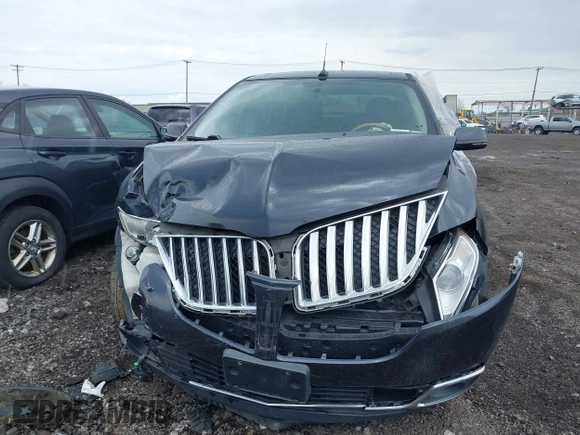 2013 Lincoln MKX z VIN 2LMDJ8JKXDBL40306, wystawiony jako IAAI lot #42163230 z przebiegiem 148 248 mil mil oraz . Historia ofert i sprzedaży dostępna na DreamBid. Obrazek 12.