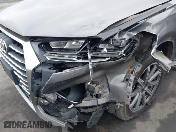 2017 Audi Q7 Premium Plus with VIN WA1LAAF71HD054278, listed as a IAAI auction lot 41391066 with 100,201 mi miles. Bid and sale history available at carsss.com. Image 6.