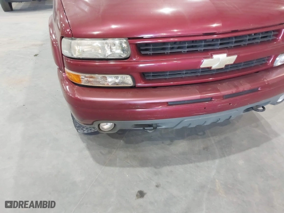 2005 Chevrolet Tahoe Z71 with VIN 1GNEK13Z05R271098, listed as a IAAI auction lot 41616696 with 285,553 mi miles. Bid and sale history available at carsss.com. Image 6.