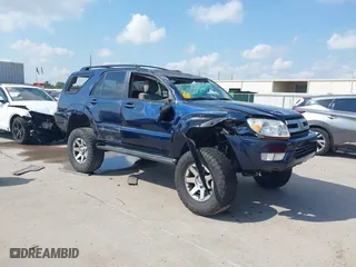 2005 Toyota 4Runner SR5 with VIN JTEZU14R358031340, listed as a IAAI auction lot 40371472 with 204,320 mi miles. Bid and sale history available at carsss.com. Image 1.
