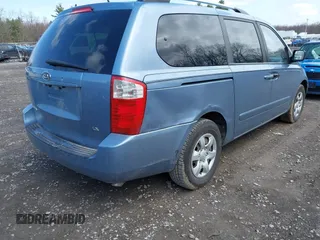 2009 Kia Sedona LX with VIN KNDMB233096315193, listed as a IAAI auction lot 42093558 with 225,174 mi miles. Bid and sale history available at carsss.com. Image 4.