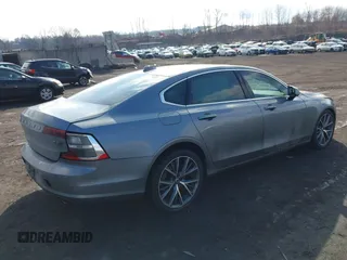 2018 Volvo S90 Momentum with VIN LVY982MK9JP023138, listed as a IAAI auction lot 41662118 with 143,464 mi miles. Bid and sale history available at carsss.com. Image 4.
