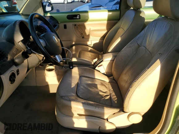 2004 Volkswagen Beetle with VIN 3VWCD31C64M407381, listed as a Copart auction lot 44415365 with 142,918 mi miles and Clean Title. Bid and sale history available at DreamBid. Image 7.
