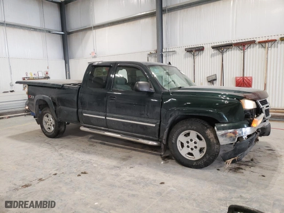 2007 Chevrolet Silverado 1500 Classic LT2 with VIN 1GCEK19Z27Z104938, listed as a Copart auction lot 47387565 with 206,698 mi miles and Salvage Title. Bid and sale history available at carsss.com. Image 4.