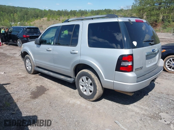 2010 Ford Explorer XLT with VIN 1FMEU6DE8AUA12017, listed as a IAAI auction lot 41990981 with 165,030 mi miles. Bid and sale history available at carsss.com. Image 3.