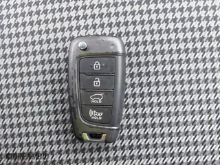 2020 Hyundai Kona SE with VIN KM8K1CAA4LU586144, listed as a IAAI auction lot 41158718 with 19,951 mi miles. Bid and sale history available at carsss.com. Image 11.