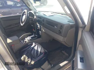2007 Jeep Commander Sport с VIN 1J8HG48P07C671600, выставлен на аукционе IAAI как лот 42083367 с пробегом 220 113 миль миль и . История ставок и продаж доступна на DreamBid. Изображение 5.