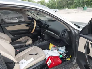 2013 BMW 1 Series 128i с VIN WBAUP9C56DVS95751, выставлен на аукционе IAAI как лот 42429526 с пробегом Не указан миль и . История ставок и продаж доступна на DreamBid. Изображение 5.