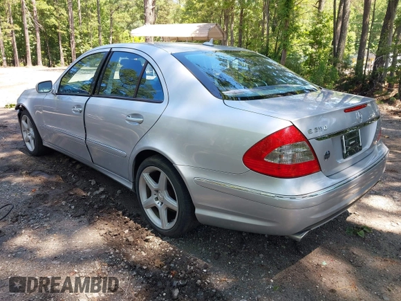 2009 Mercedes-Benz E 350 Luxury z VIN WDBUF87X09B420231, wystawiony jako IAAI lot #42567746 z przebiegiem Nie podano mil oraz . Historia ofert i sprzedaży dostępna na DreamBid. Obrazek 3.