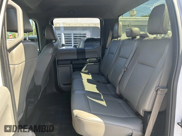 2018 Ford Super Duty F-250 SRW XL with VIN 1FT7W2BT1JEC39660, listed as a IAAI auction lot 42070770 with 300,079 mi miles. Bid and sale history available at carsss.com. Image 8.