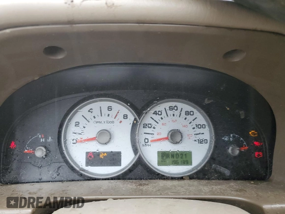 2005 Ford Escape XLT with VIN 1FMYU93195KA41167, listed as a Copart auction lot 77366534 with 196,139 mi miles and Non Repairable. Bid and sale history available at carsss.com. Image 9.
