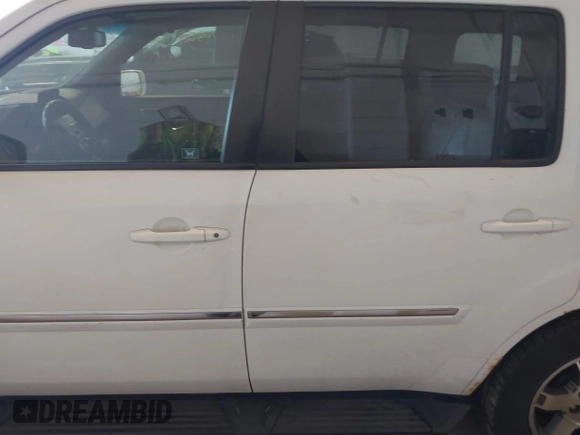 2010 Honda Pilot Touring with VIN 5FNYF4H95AB019903, listed as a IAAI auction lot 42196082 with 233,527 mi miles and . Bid and sale history available at carsss.com. Image 14.