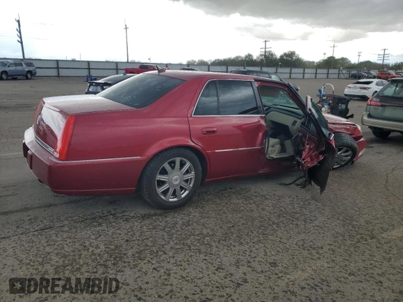 2008 Cadillac DTS 1SD z VIN 1G6KD57Y28U173094, wystawiony jako Copart lot #56895415 z przebiegiem 141 060 mil mil oraz Szkoda całkowita • Salvage title. Historia ofert i sprzedaży dostępna na DreamBid. Obrazek 3.