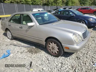 1996 Mercedes-Benz E Class with VIN WDBJF20F3TJ023420, listed as a Copart auction lot 71042494 with 0 mi miles and Salvage Title. Bid and sale history available at carsss.com. Image 4.