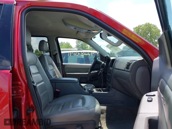 2004 Ford Explorer XLT с VIN 1FMZU73W54UB70532, выставлен на аукционе IAAI как лот 42282641 с пробегом 92 492 миль миль и . История ставок и продаж доступна на DreamBid. Изображение 5.